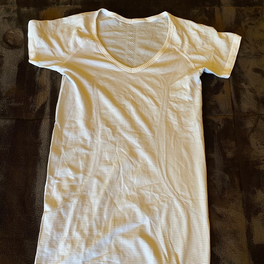 Lululemon t shirt